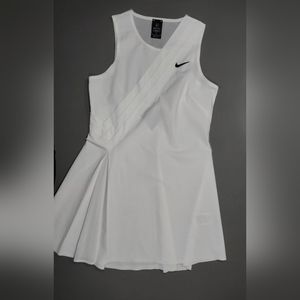 NWOT Nike tennis dress - slim fit